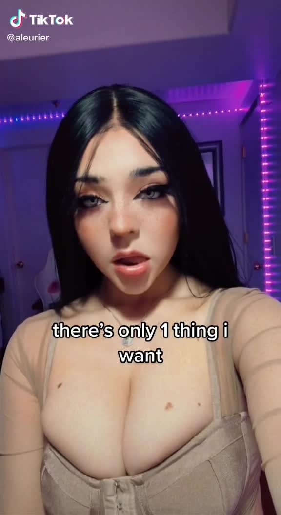 DAMN!!! Aleurier Flare so Lewd – The Bra is too tight for her bust