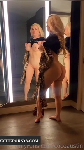 Coco Austin – nude show body in the mirror