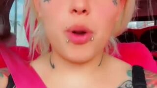 Monafashion leak video – In the car with her boyfriend
