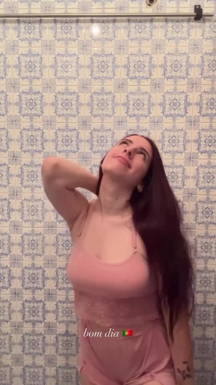Catarina Paolino onlyfans leaked – Braless show big boobs