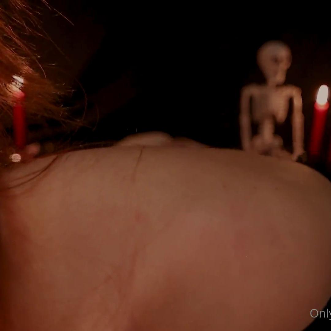 Maimy ASMR Halloween Vampire Pet Video