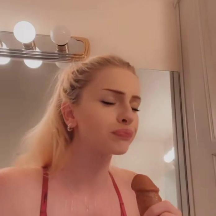 MsFiiire Dildo Deepthroat Blowjob Cumshot Video Leaked