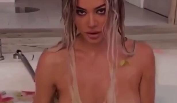 Kristen Hancher Nude Bath Video Leaked