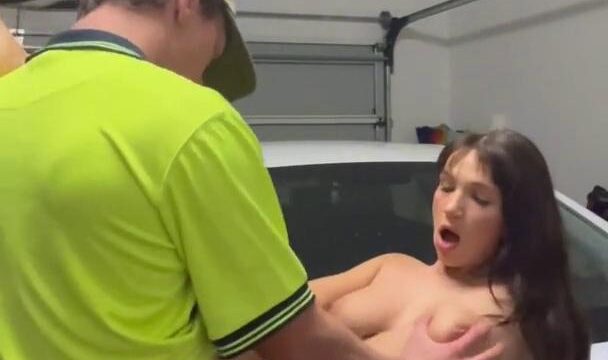 Gracewearslace Fucks The Mechanic Video Leaked